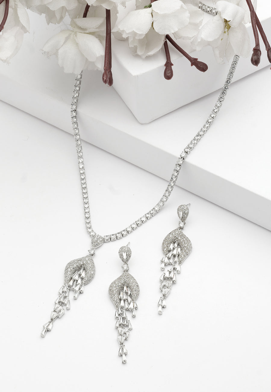 Diva Elegant Chandelier Necklace with Earrings Set