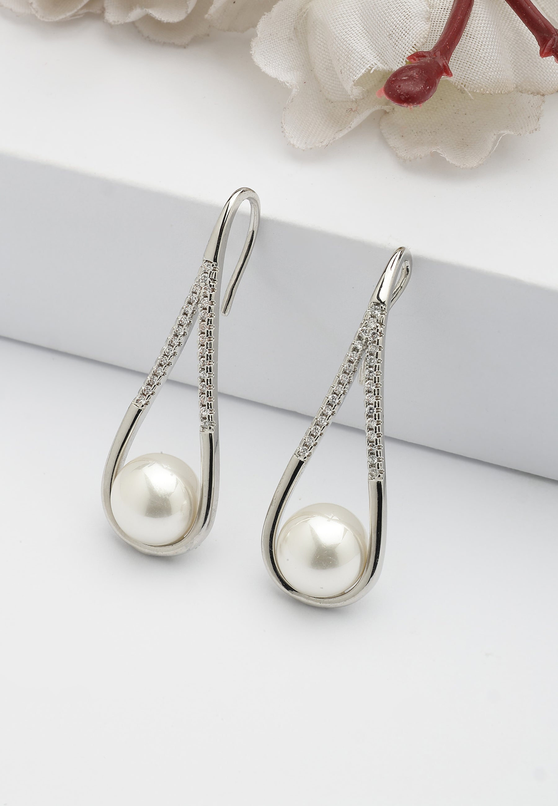 Boucles d'oreilles en goutte moderne