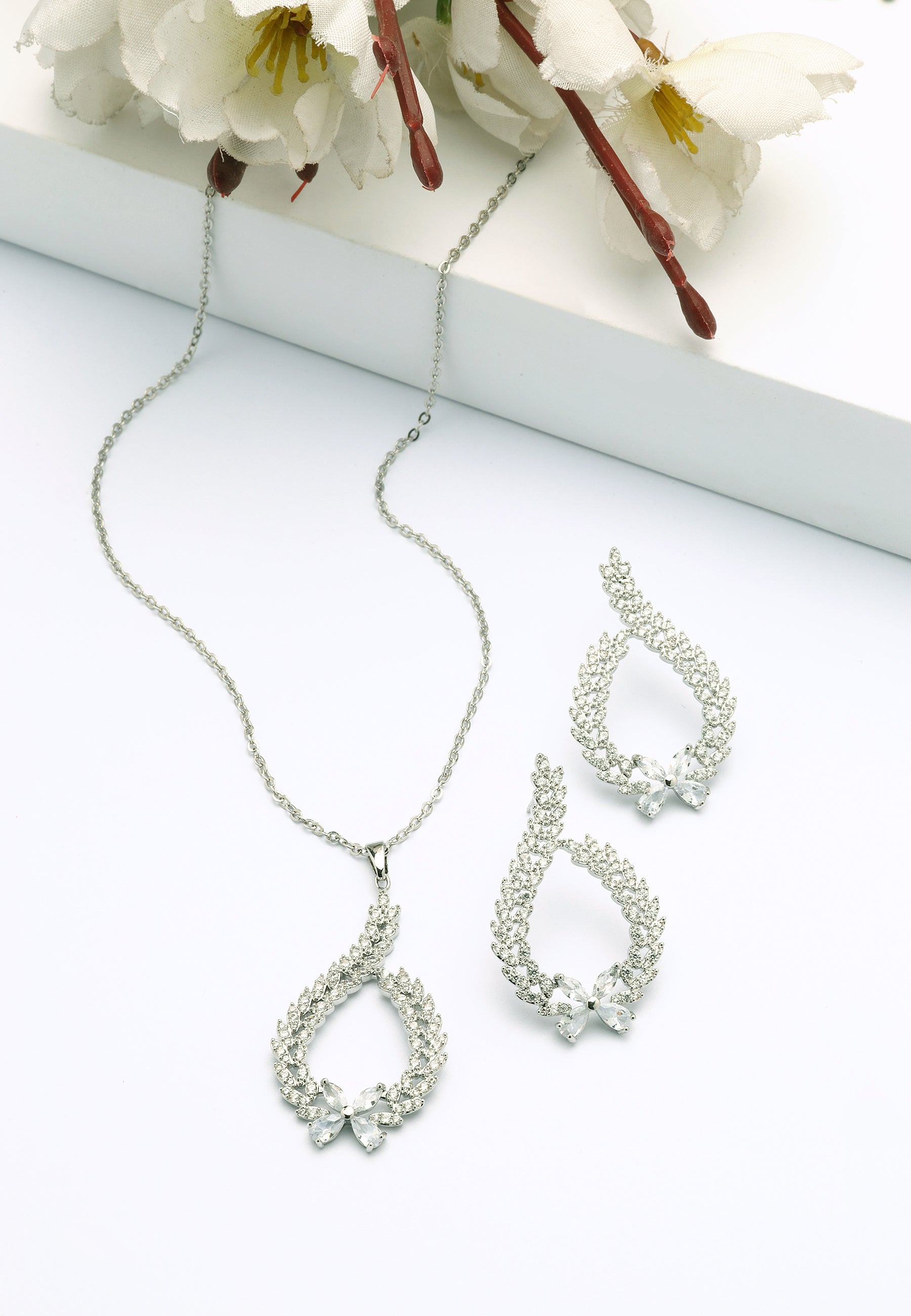 Ethereal Bow-shaped Earrings and Necklace Set