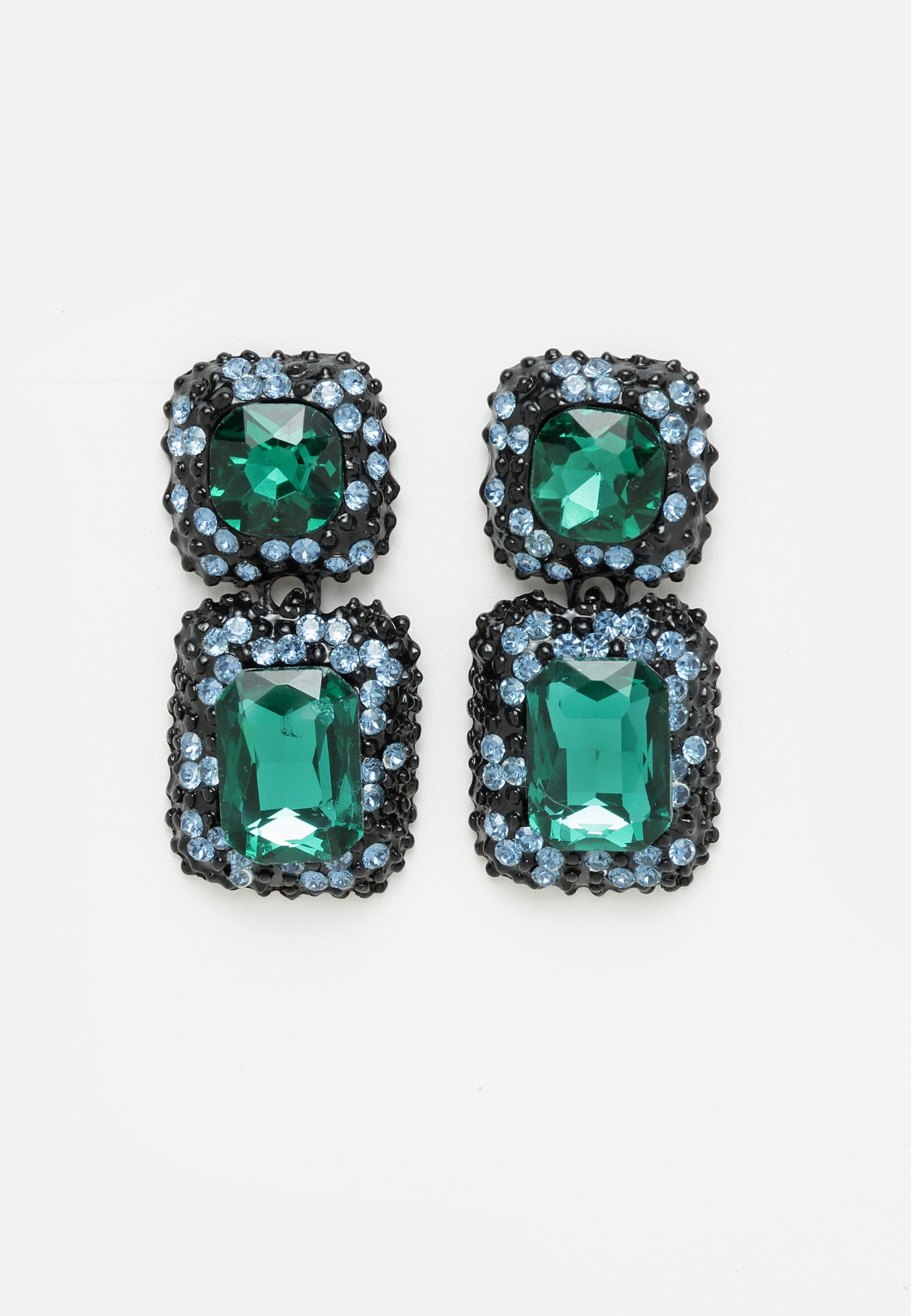 Orecchini pendenti con cristalli di forma quadrata in verde